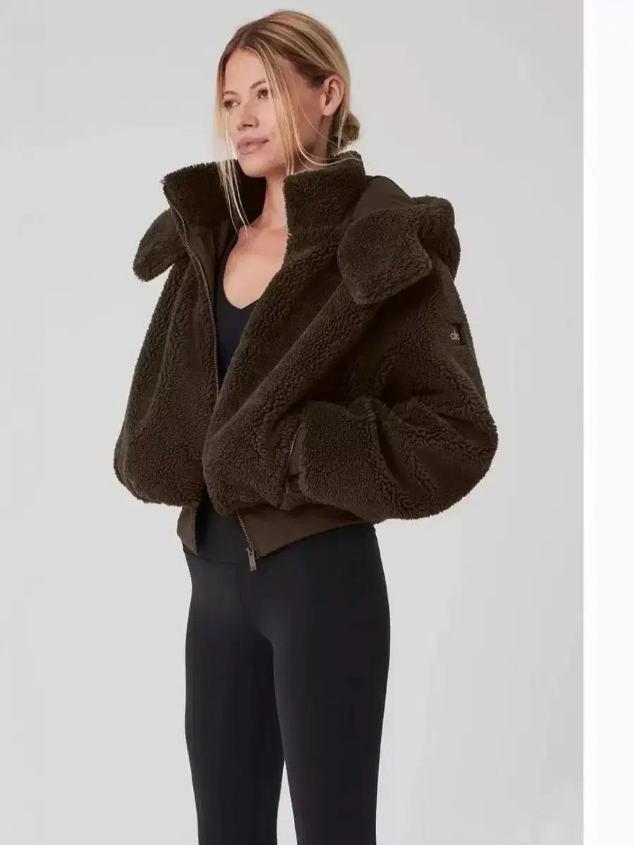 알로 요가 뽀글이 쟈켓 후리스 Alo yoga겨울코트