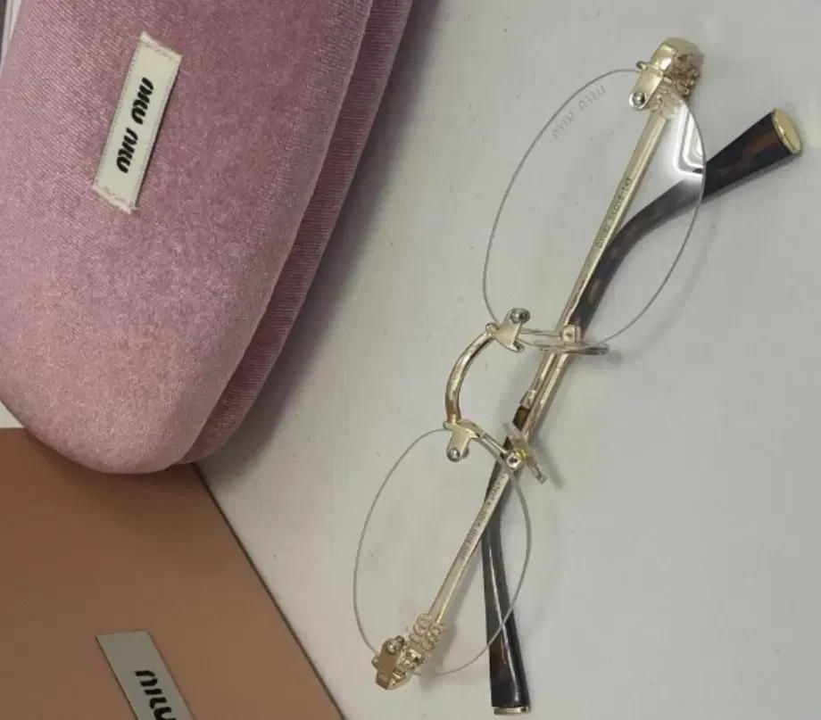 미우미우 MIUMIU안경