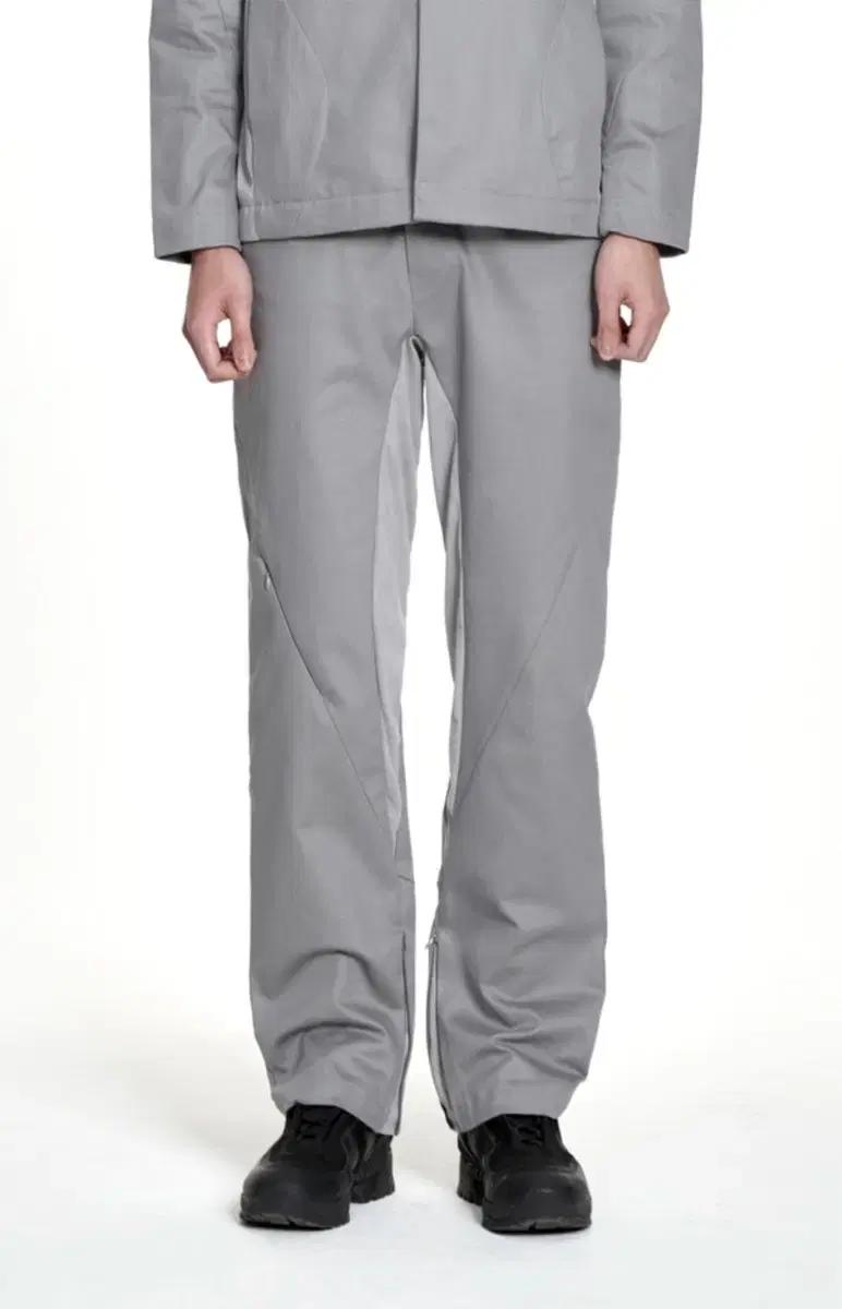 누피크 DIAGONAL TROUSER GREY