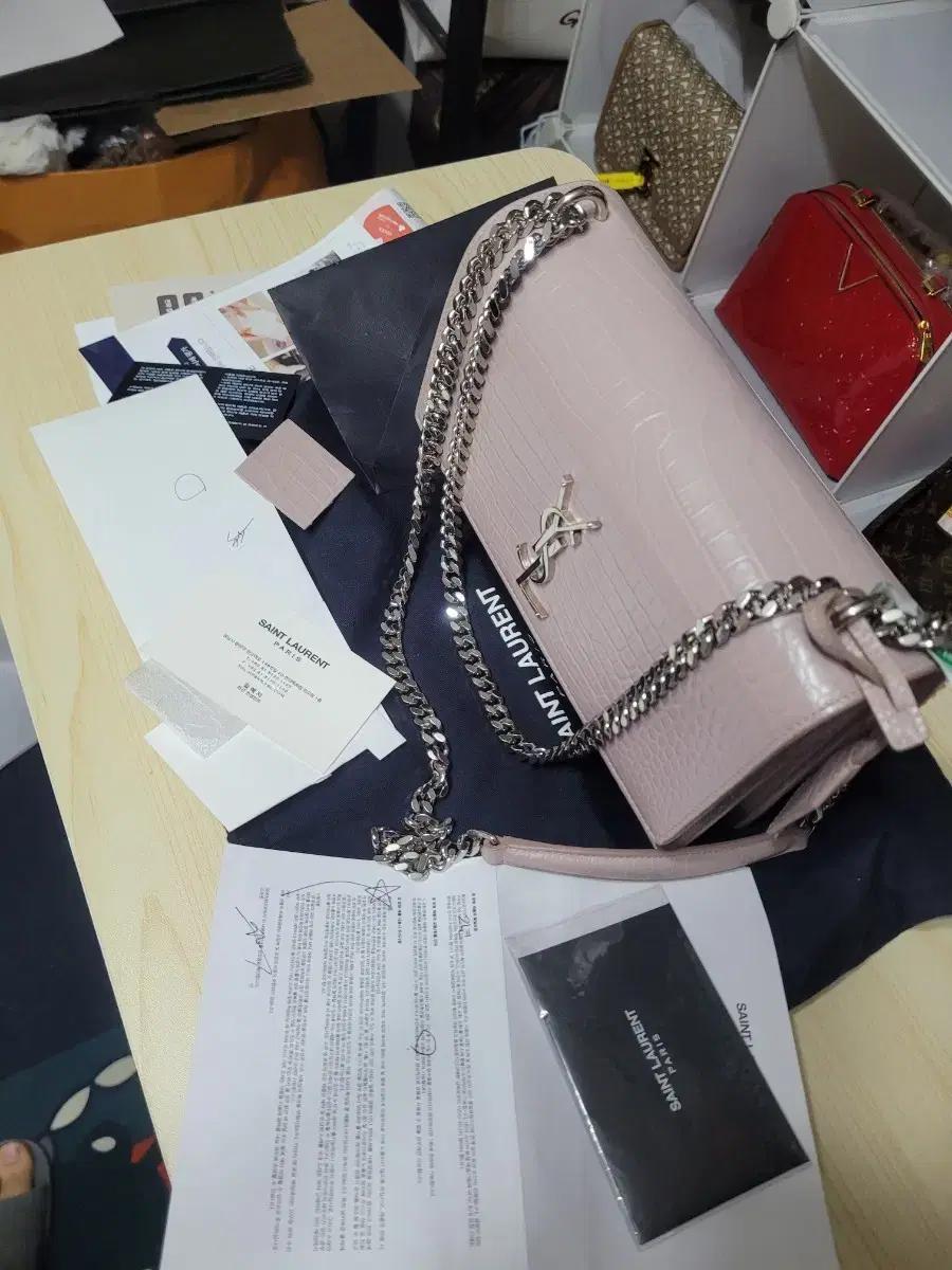 생로랑 체인백 베이비 핑크 크로커다일