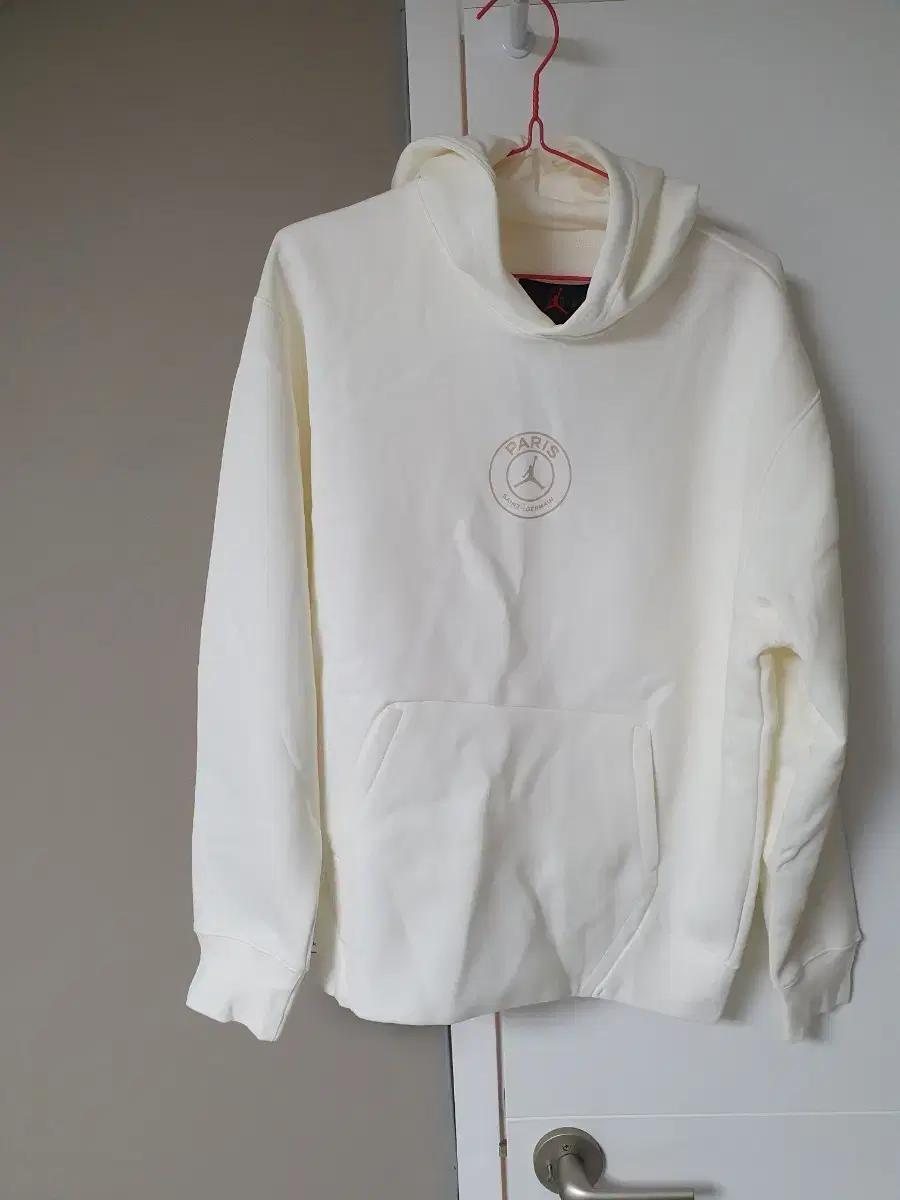 파리생제르망 나이키 에어조던 후드티 탭체새제품 팔아요