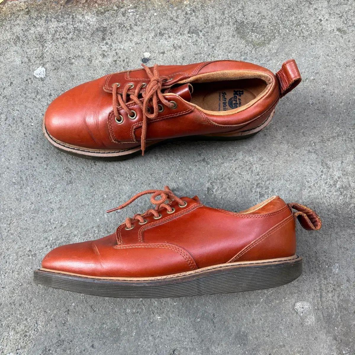 Dr. Martens 닥터마틴 로퍼 (270)