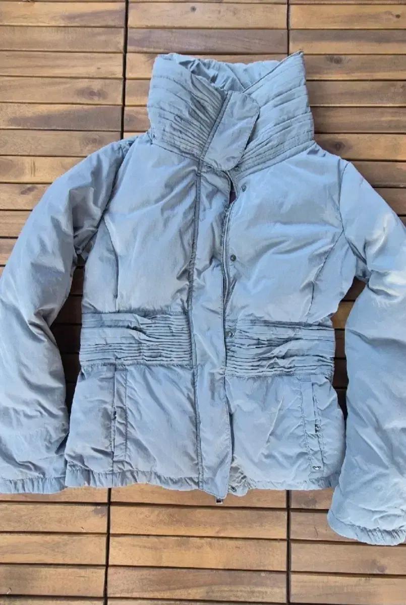 엠포리오 아르마니 패딩 점퍼 하이넥 스타일