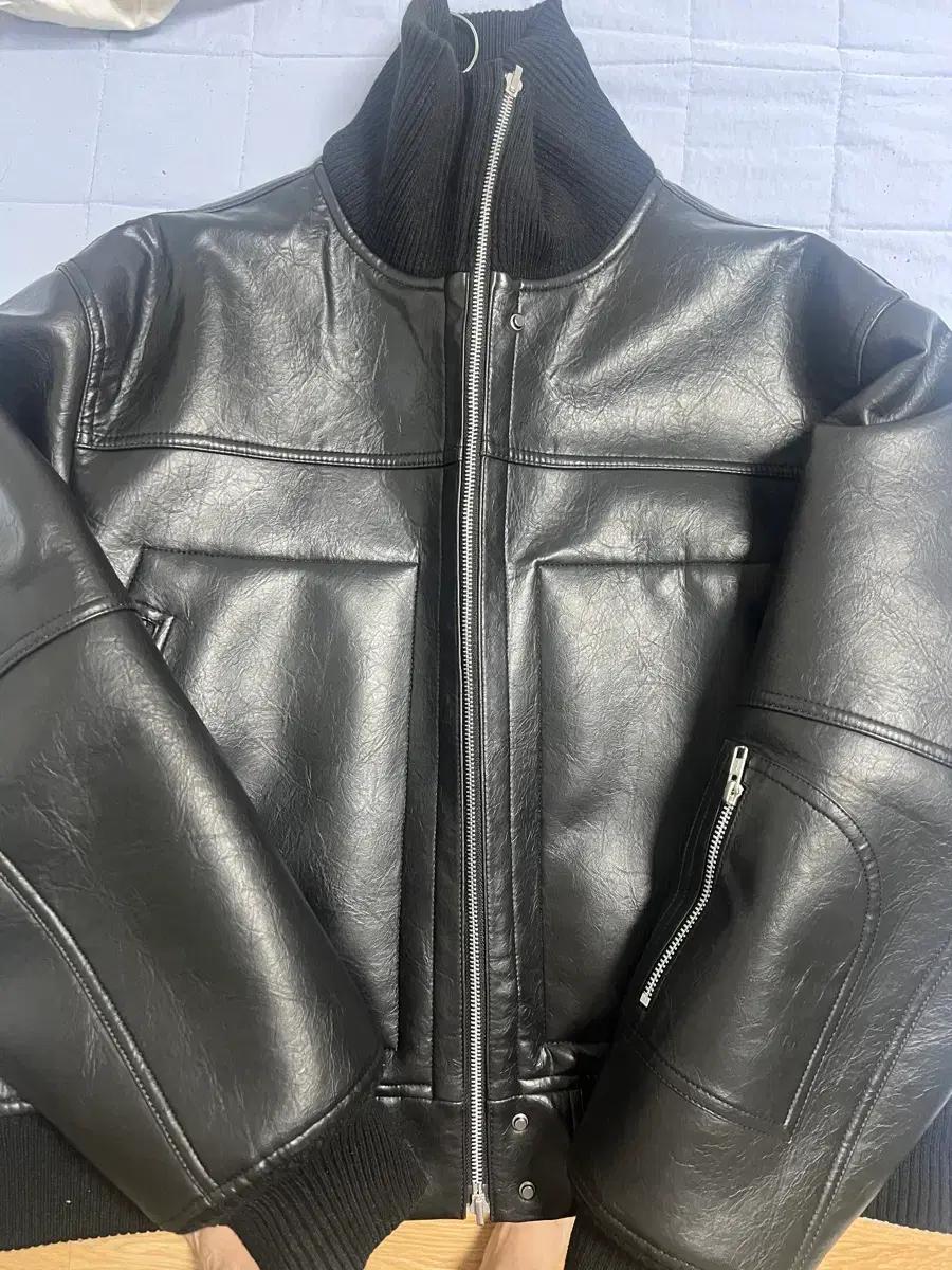 알렌느 하이넥리버시블 무스탕 판매합니다