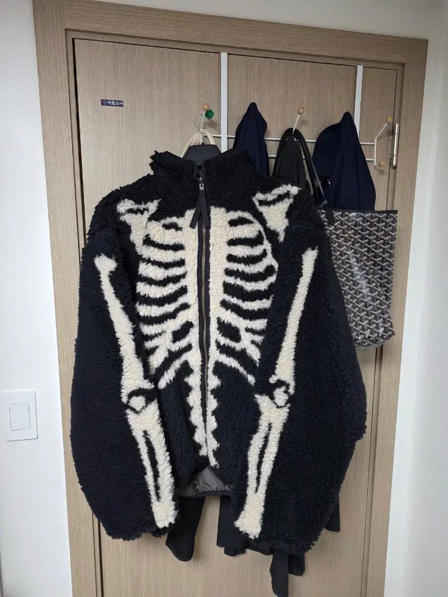 캐피탈 본 후리스