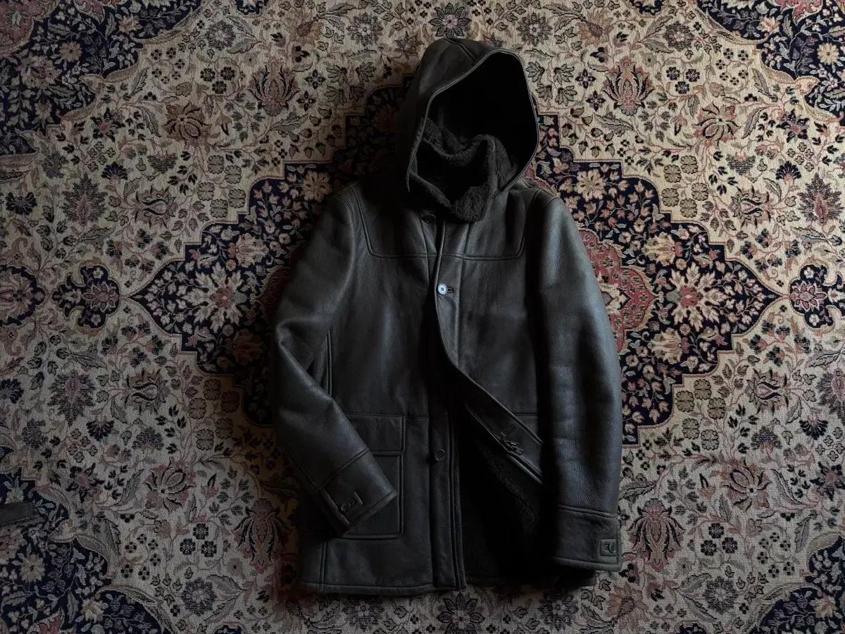 로로피아나 시어링 코트 남성100