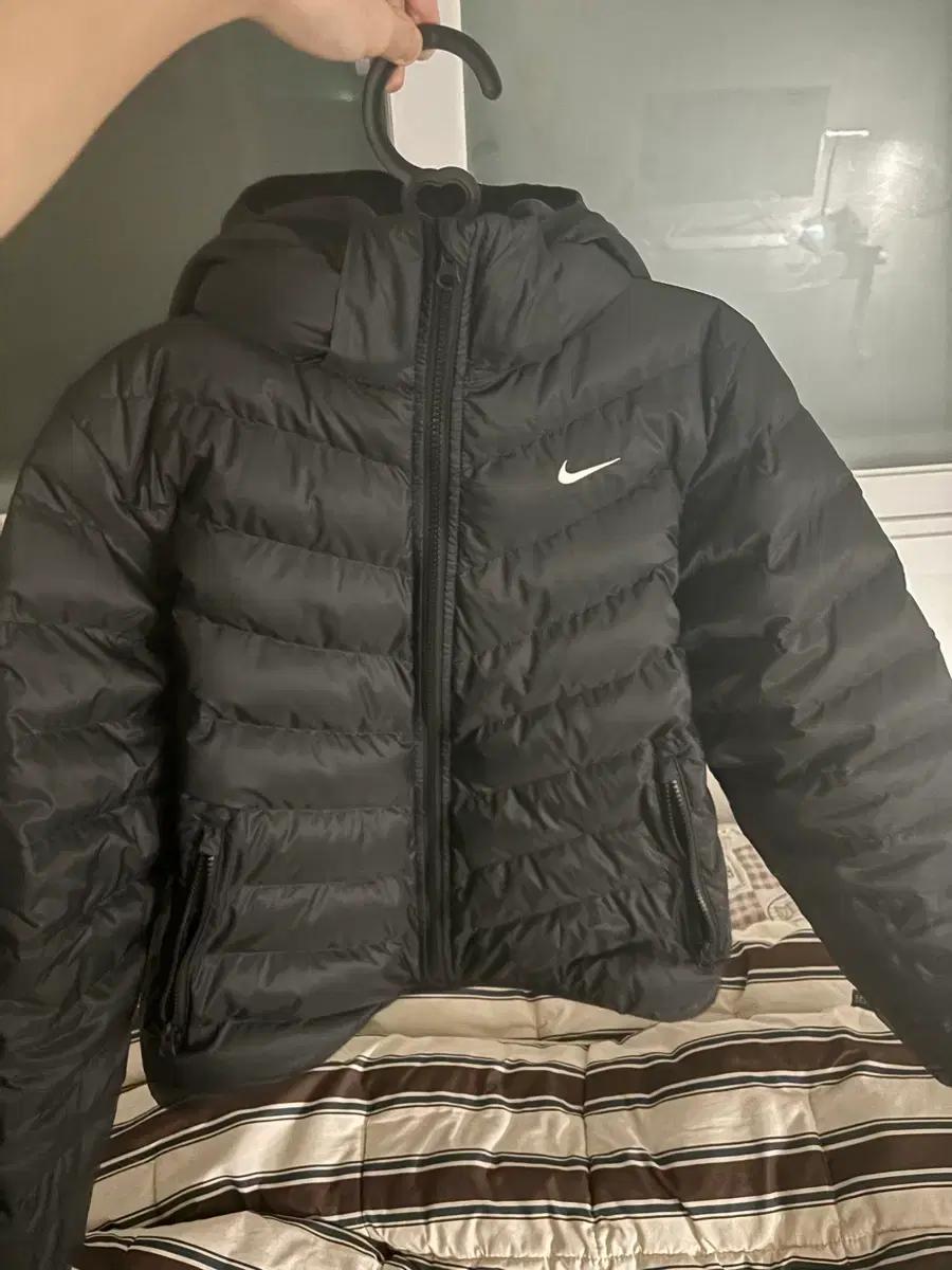 나이키 경량패딩