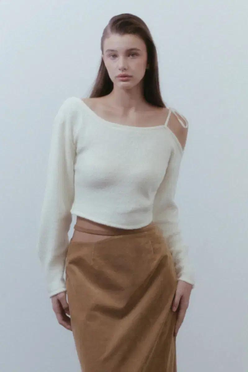 아비에무아 원숄더 저지탑 아이보리