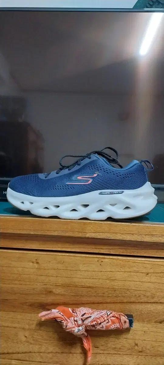 스케쳐스 남성 운동화.265