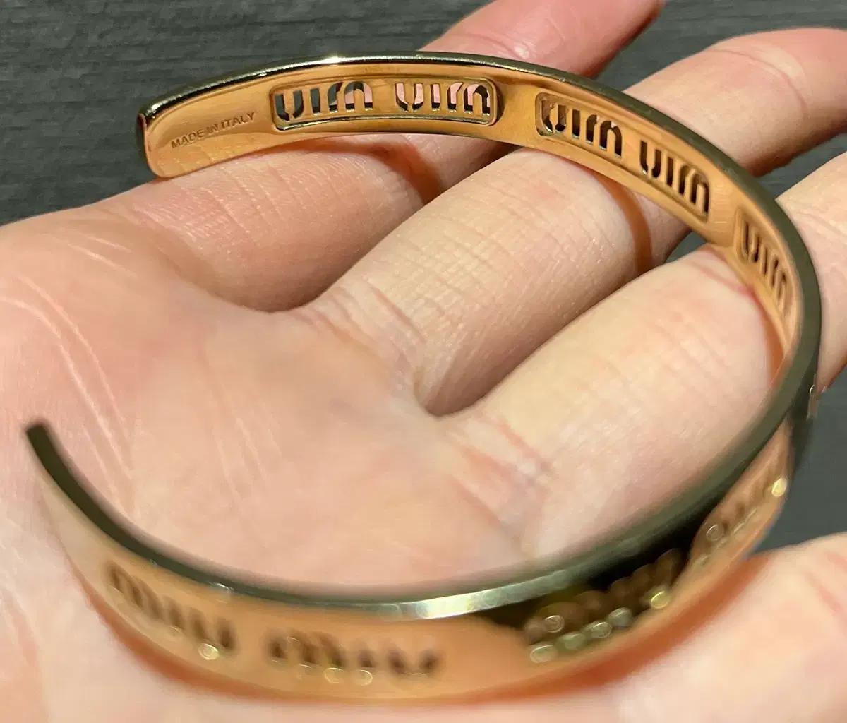 정품 미우미우 뱅글 팔찌 브레이슬릿