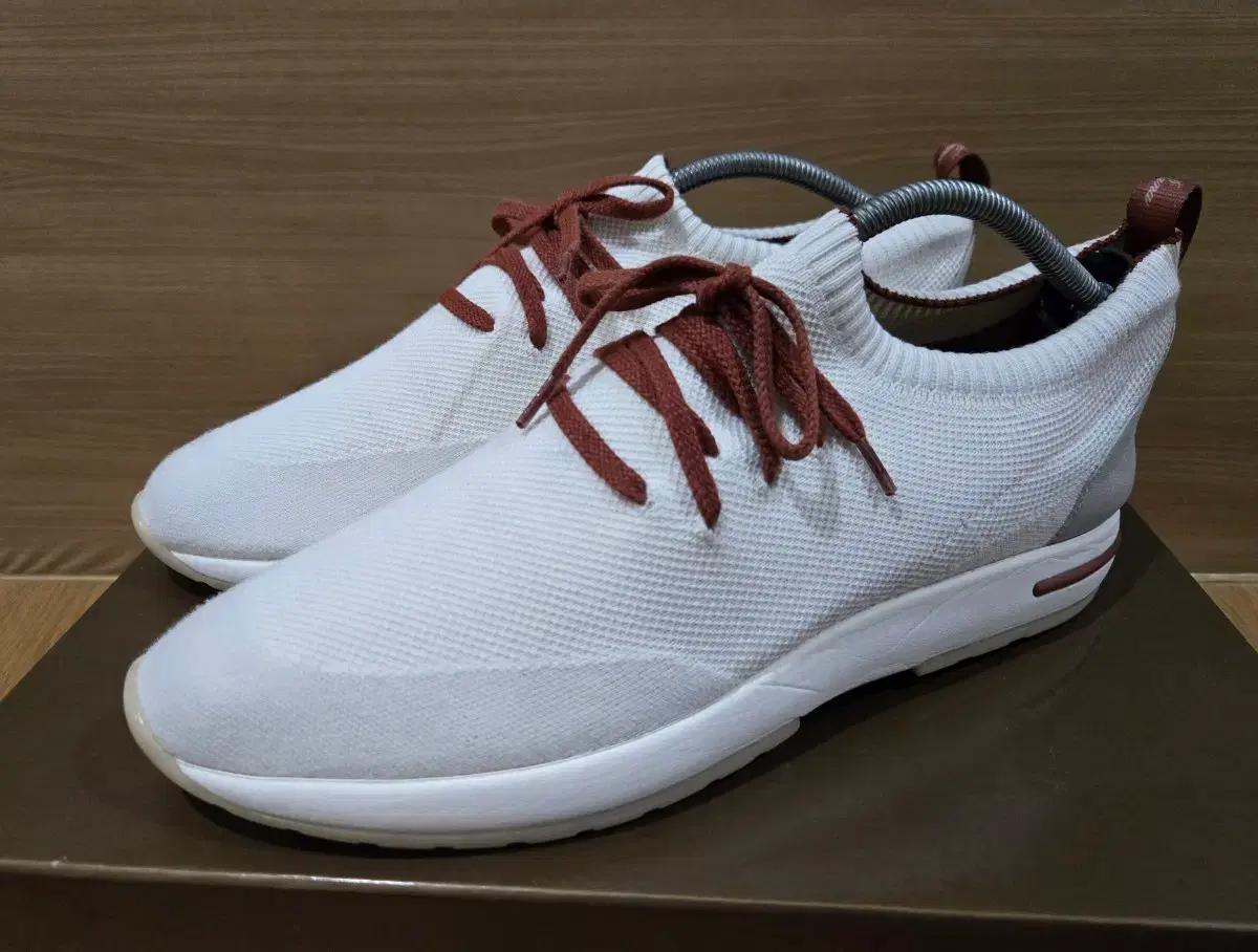 로로피아나 플렉시 워크 44사이즈.