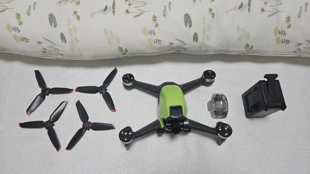 DJI FPV 기체 단품(배터리, 프롭 포함) 판매해요 ^^