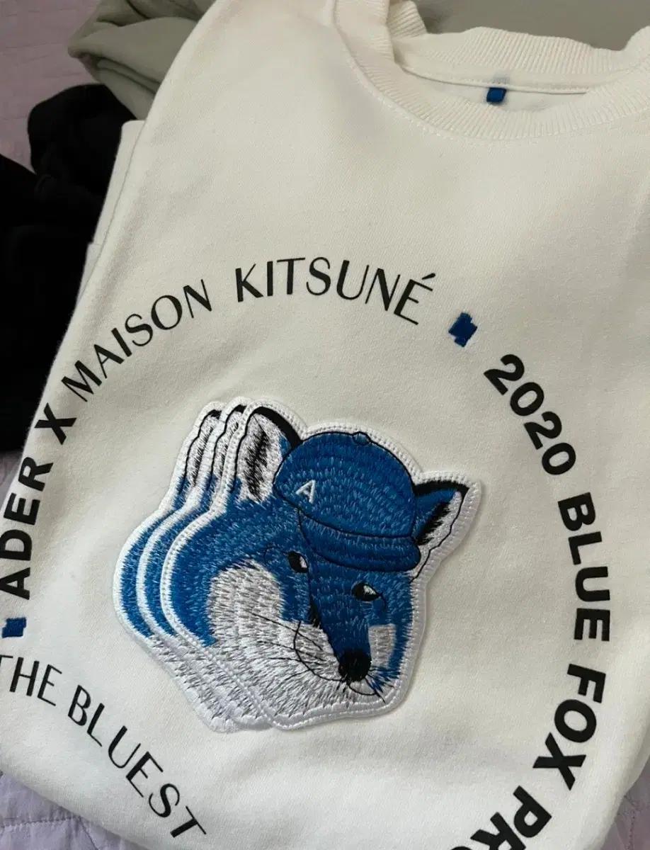 메종 키츠네 x 아더에러 트리플 폭스 헤드 스웨트셔츠 오프 화이트