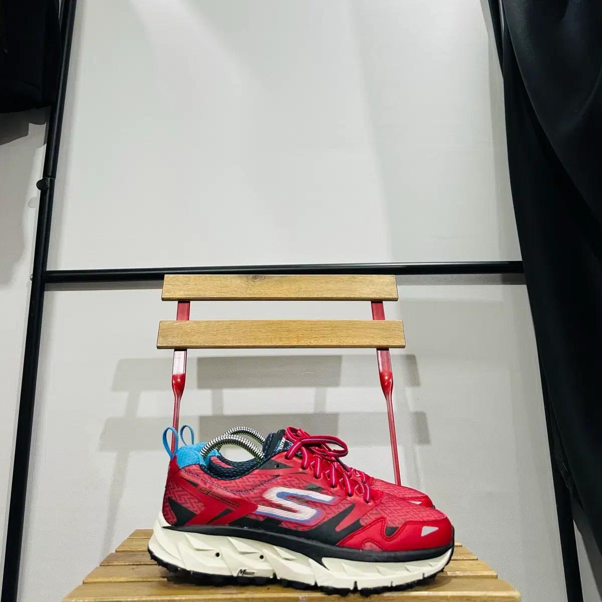 265) 스케쳐스 운동화 남성 남자 신발 고트레일 울트라