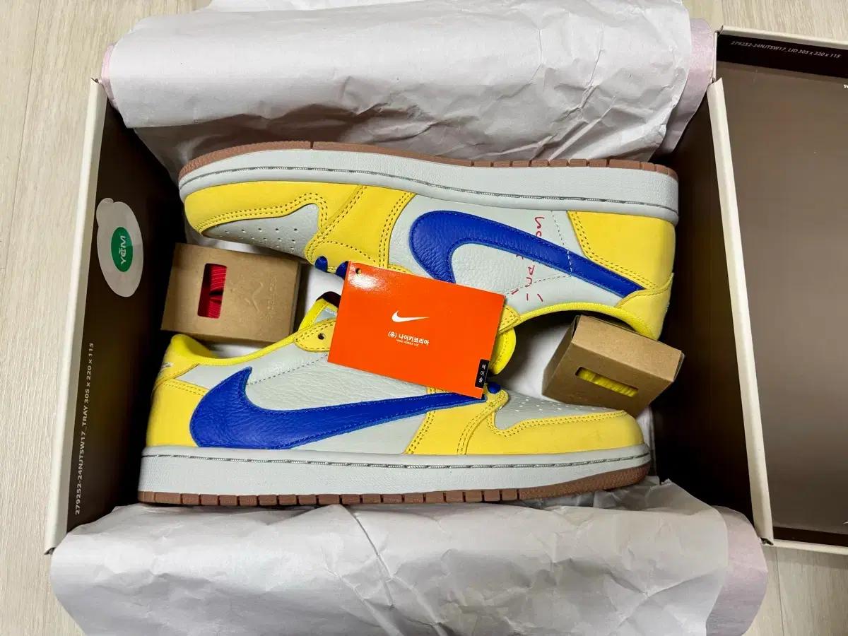 나이키 조던1 로우 트래비스 스캇 카나리 265
