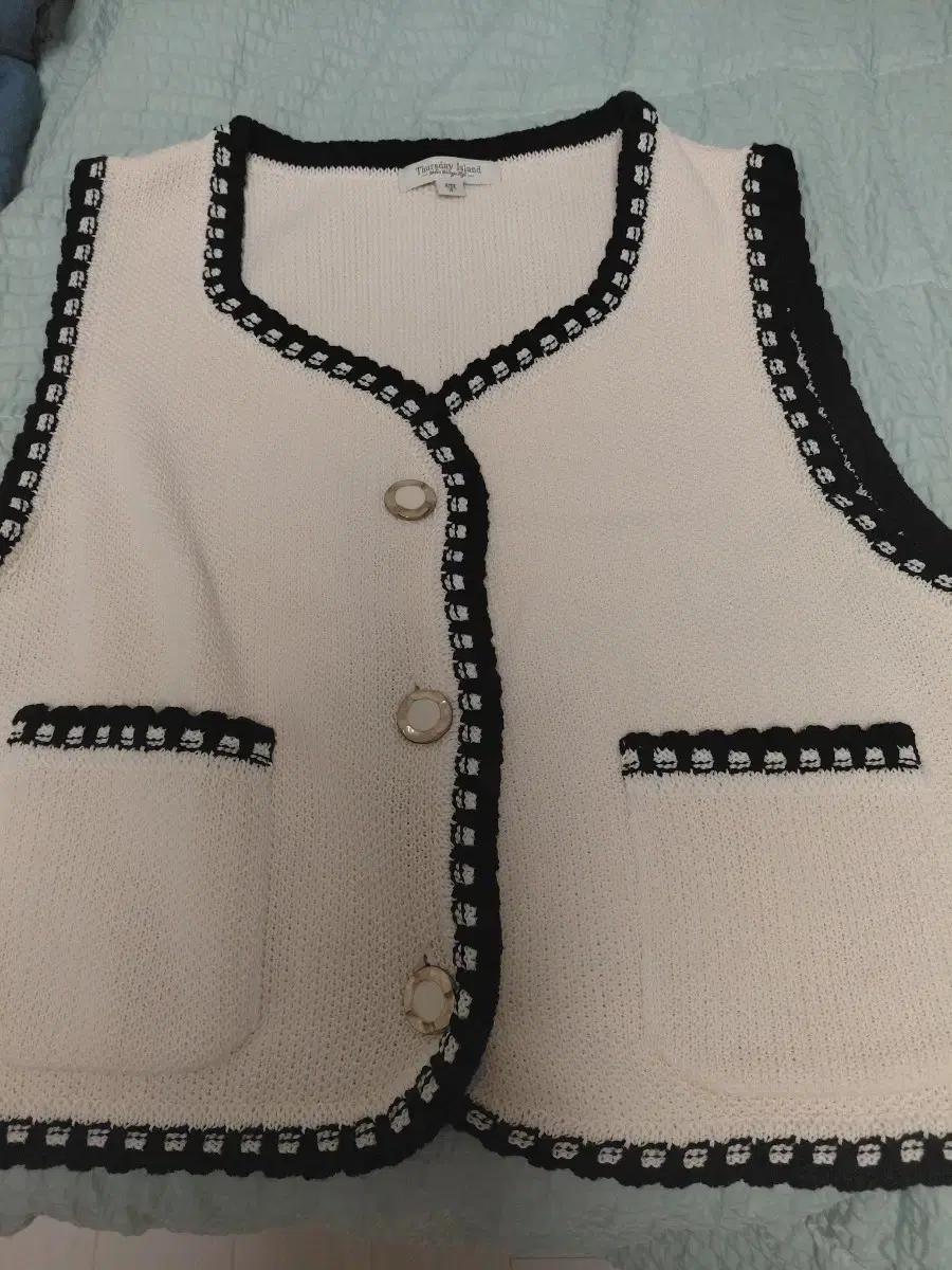 써스데이아일랜드 조끼