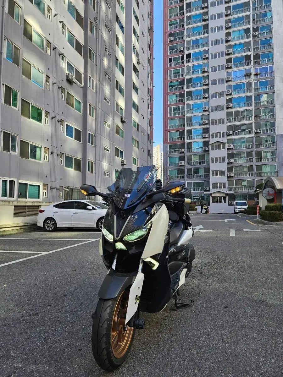 야마하 xmax300 22년식 7만km 팝니다