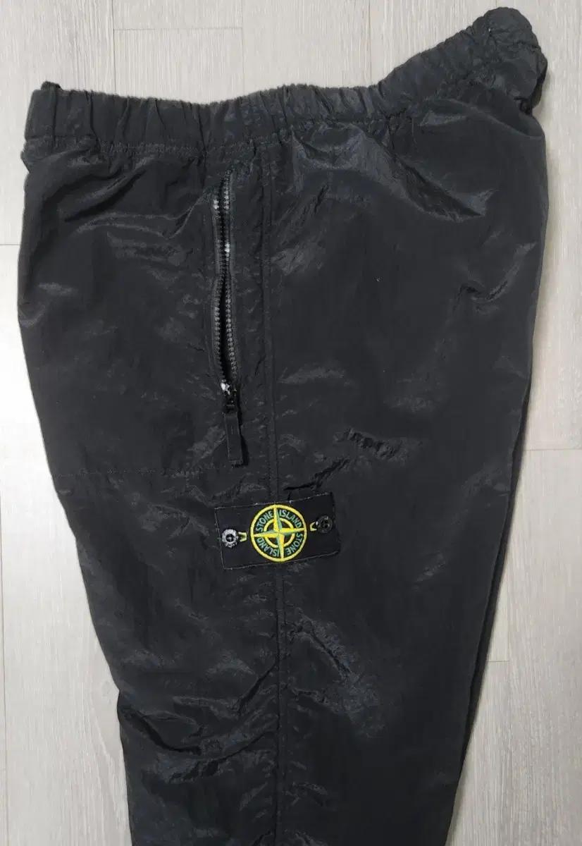 스톤아일랜드 나일론 메탈 조거팬츠(바지)