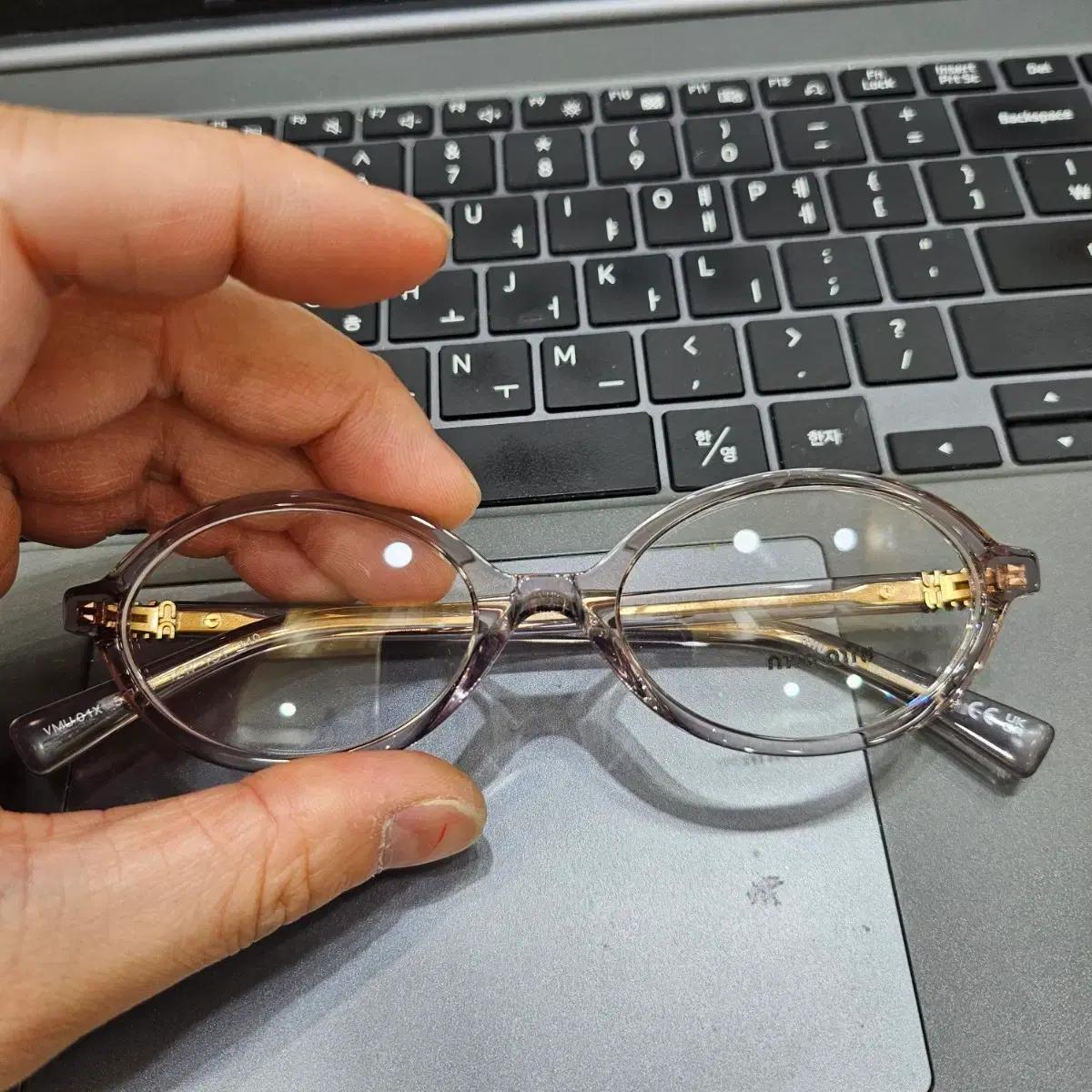 새제품 미우미우 안경 정식임 다리 넘버 확인