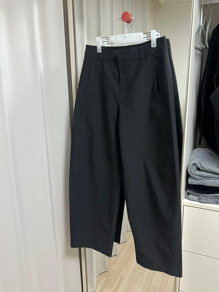 유니클로 저지배럴레그팬츠 블랙 라지 롱버전