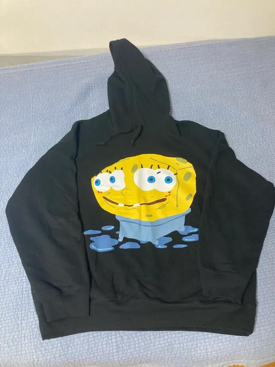 유니클로 스폰지밥 후드티 L