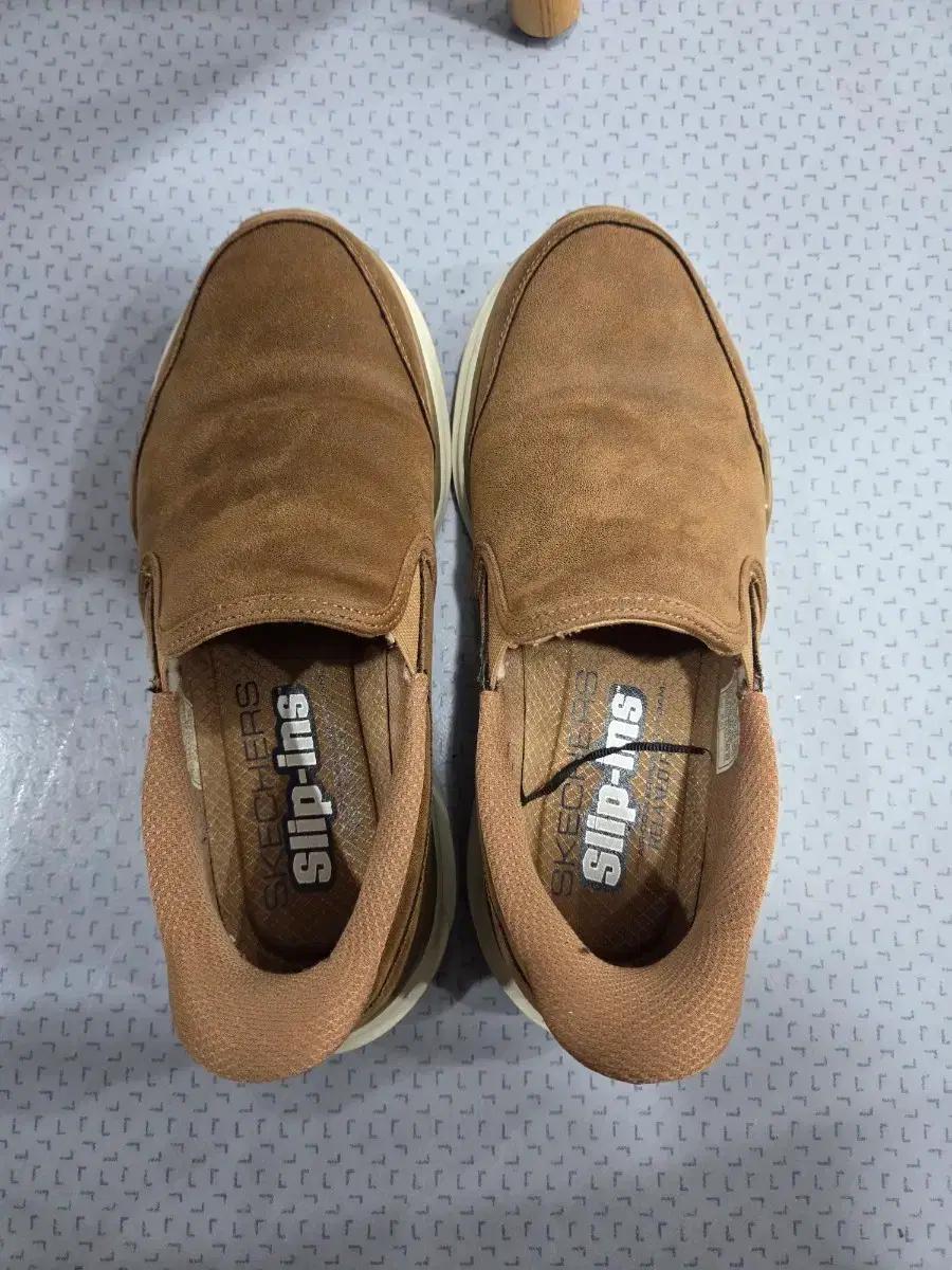 스케쳐스 슬립온 로퍼250