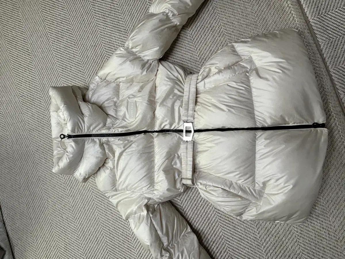 듀베티카 여성 구스다운 38사이즈 택안뗀 새재품