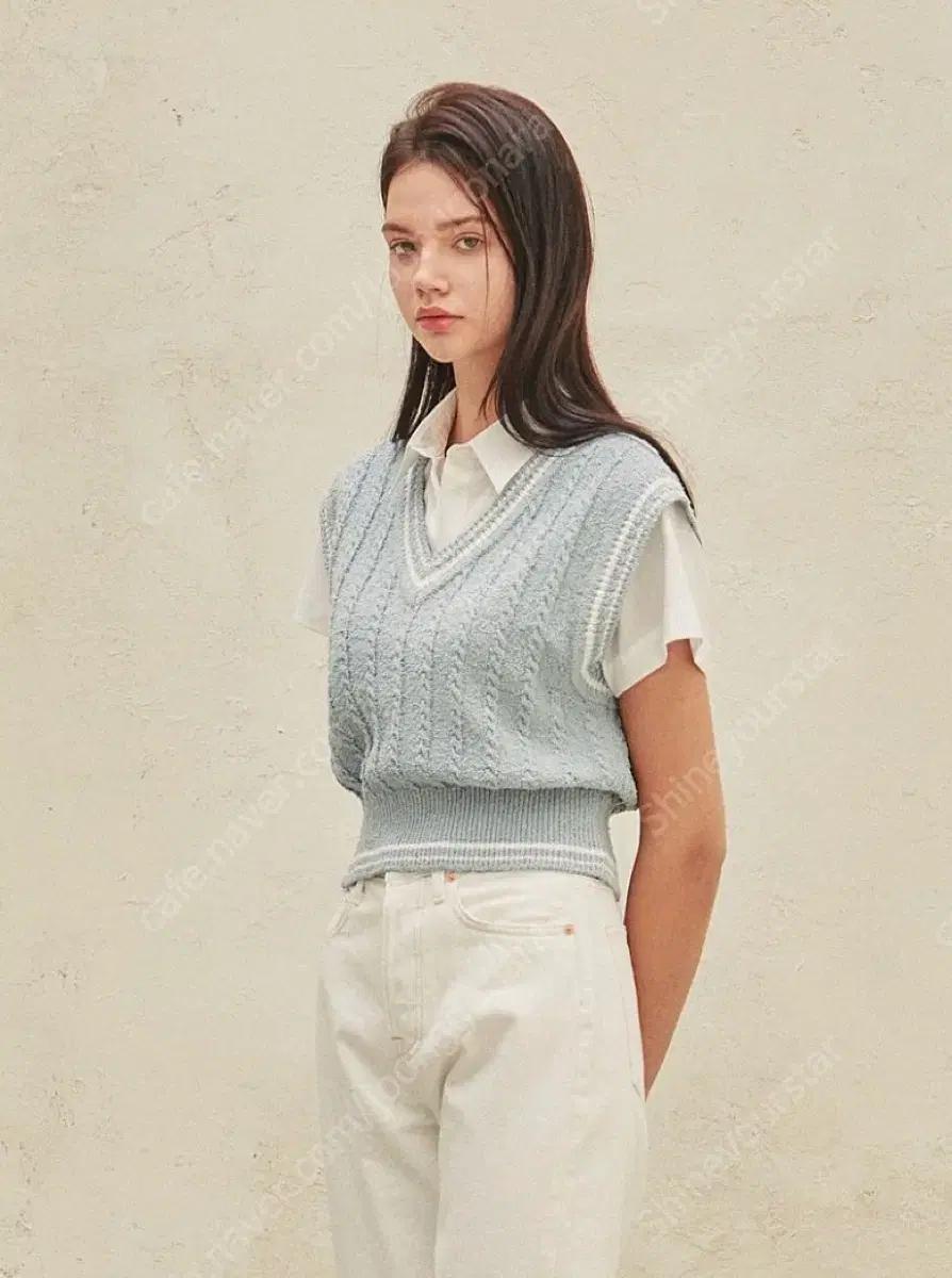 (새상품)아비에무아 A로고 코튼 스웨터 베스트 더스티블루 조끼