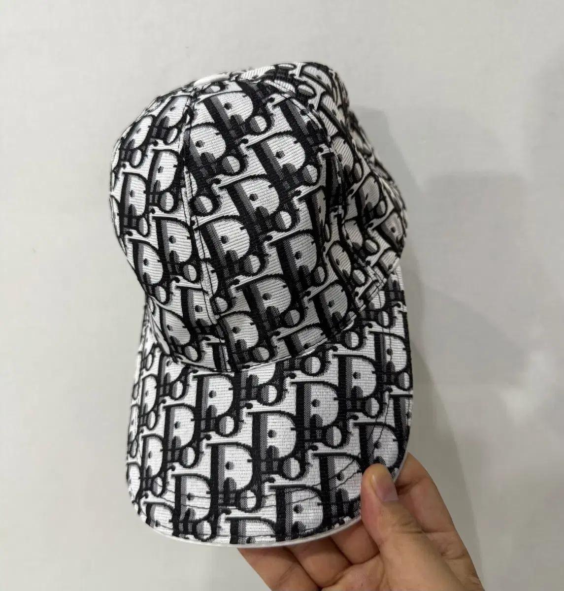 디올 캡 모자