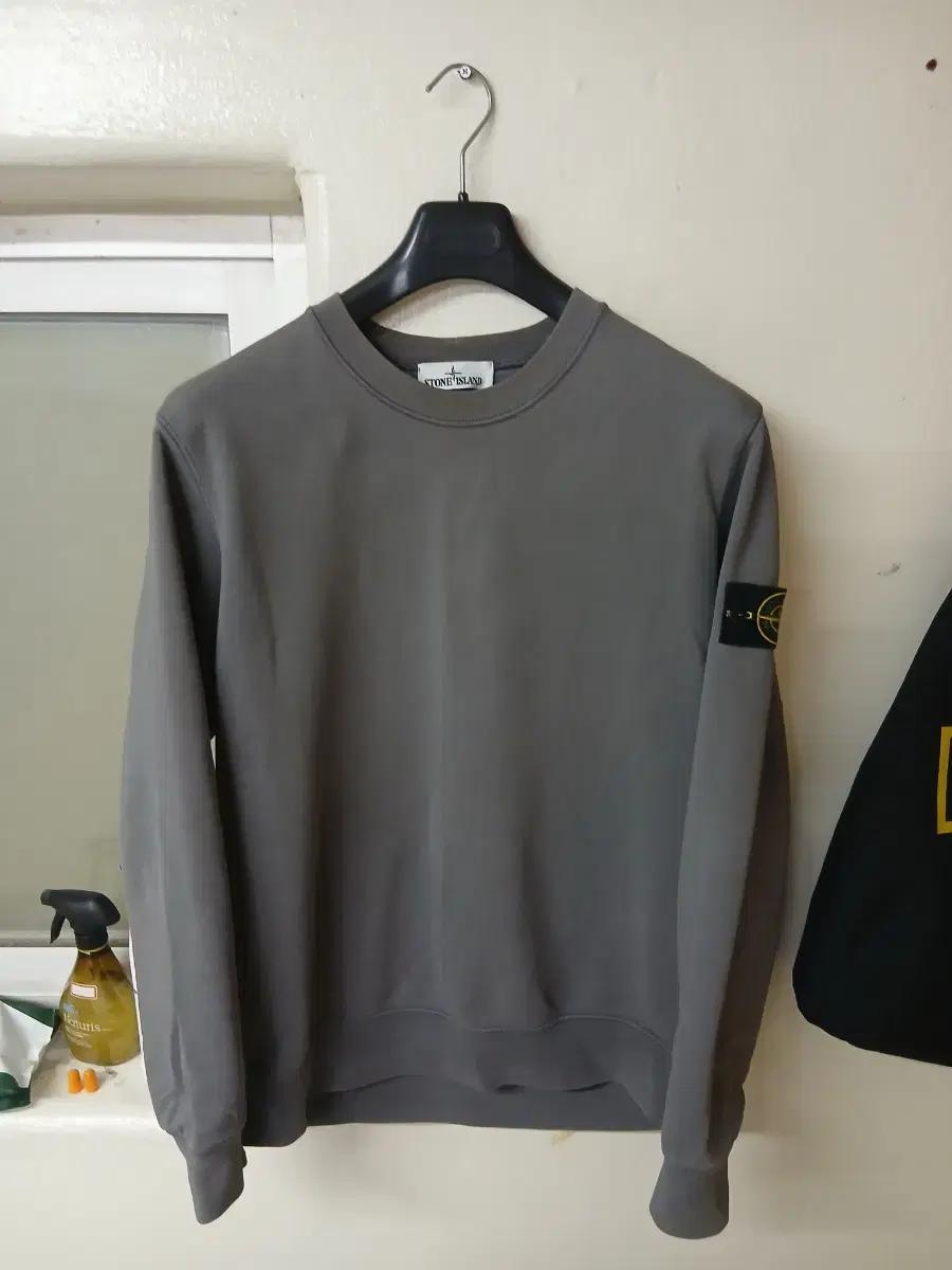 스톤아일랜드 정품 맨투맨 A급 XL