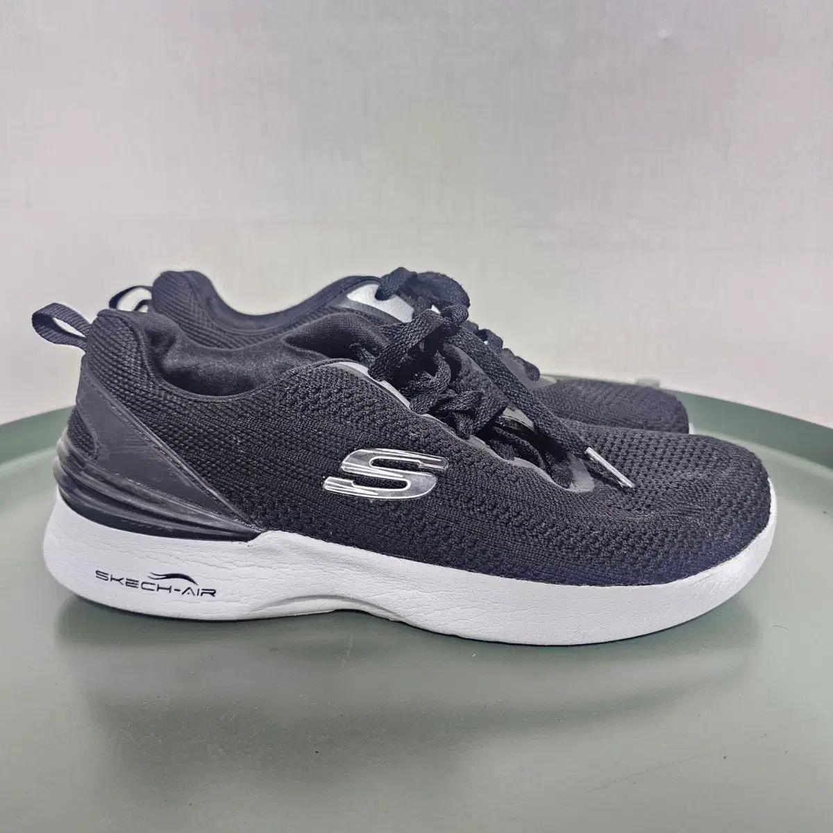 240스케쳐스 스케치에어 블랙 운동화