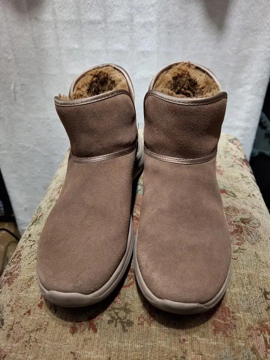 스케쳐스 스웨이드 털안감 앵클 부츠 브라운