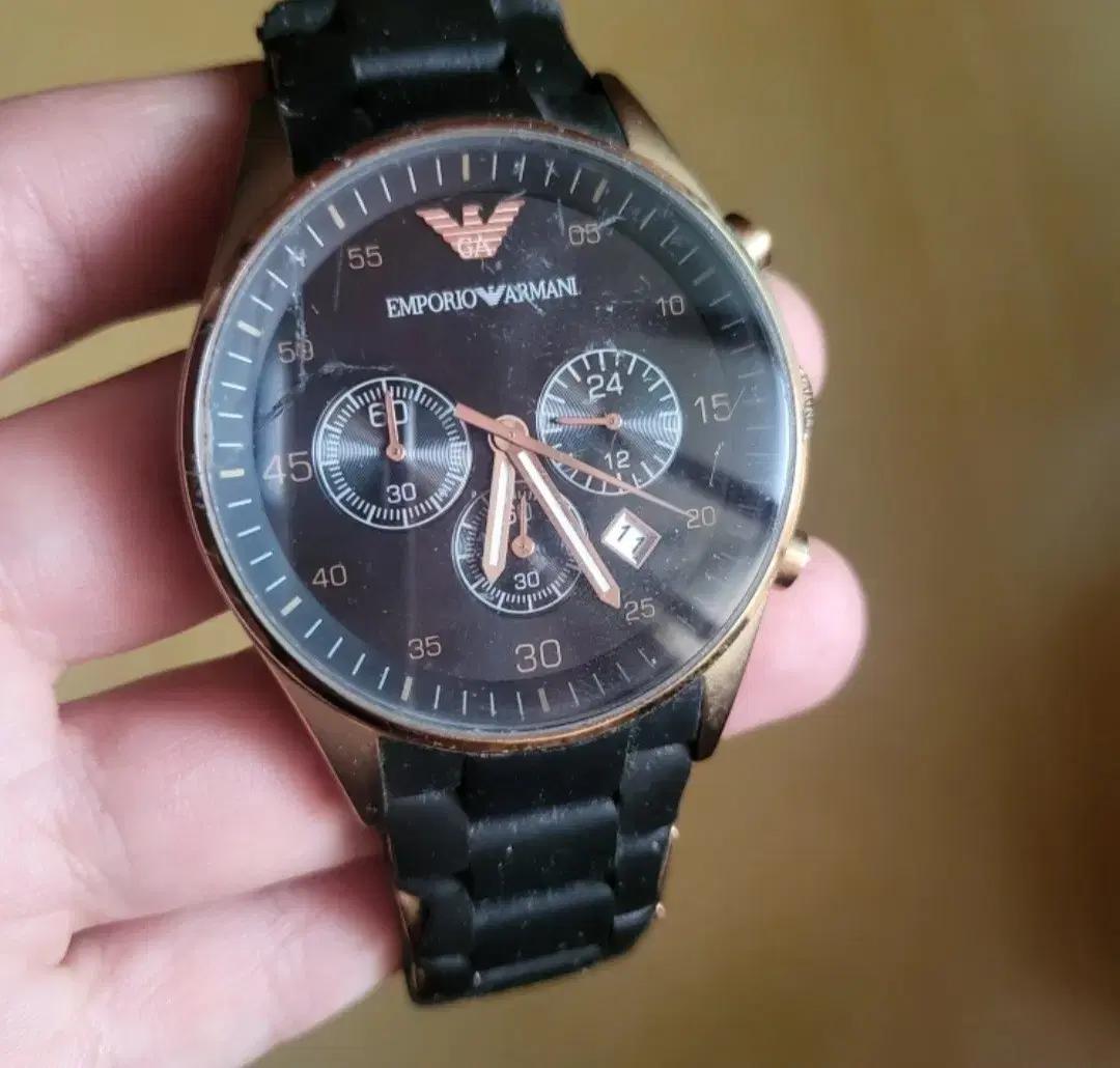 엠포리오 아르마니 블랙 손목시계