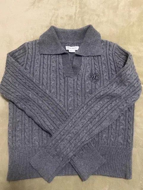 어반리바이스 케이블 니트 폴로넥 그레이