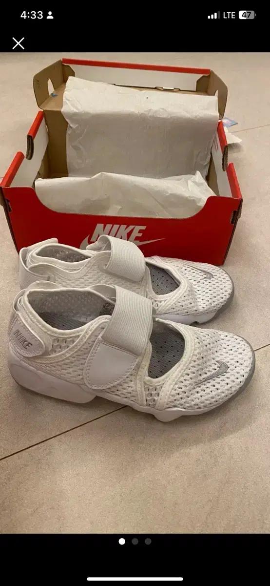 나이키 에어리프트 200 새상품