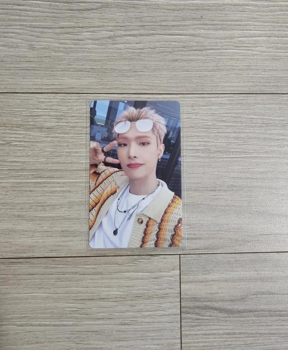 에이티즈 민기 썸머포토북 포카
