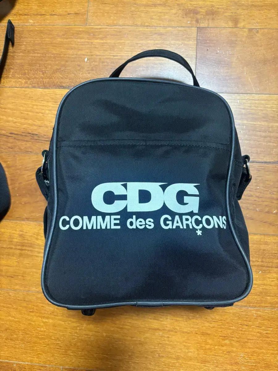 CDG 크로스백 블랙