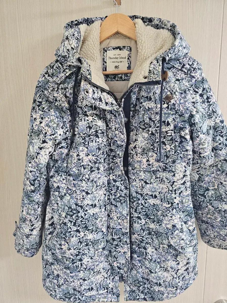 써스데이아일랜드 패딩 점퍼