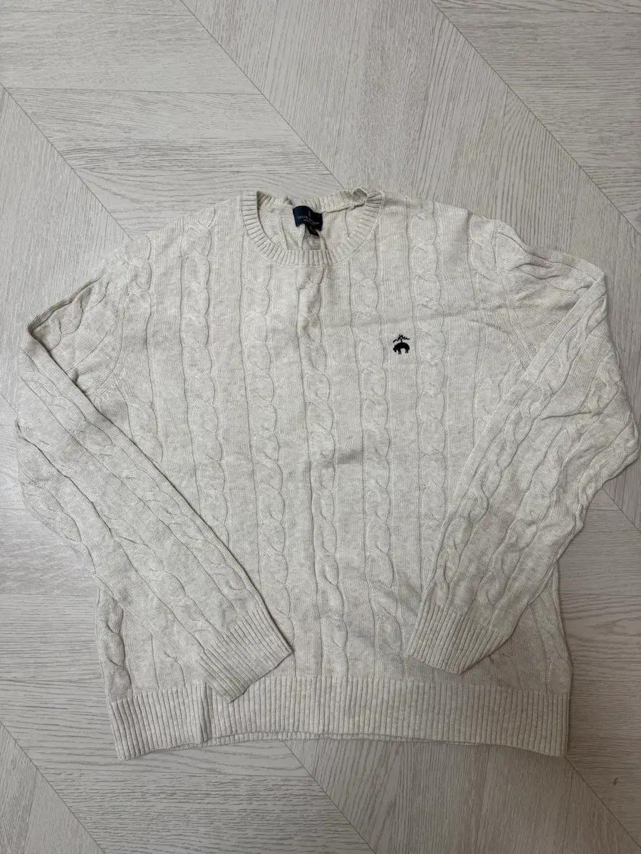 브룩스브라더스 아이보리 꽈배기 니트 M사이즈 팝니다