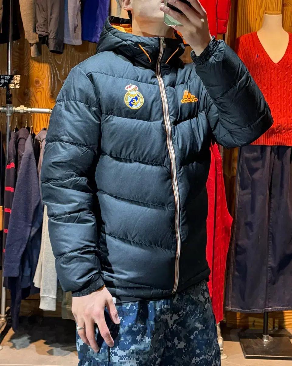 L 아디다스 레알마드리드 삼선로고 블랙 후드 패딩