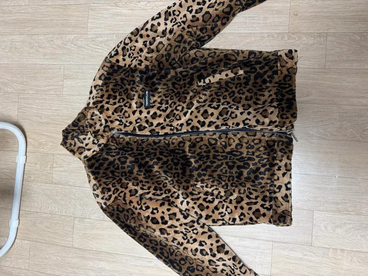 떠그클럽 레오파드 자켓