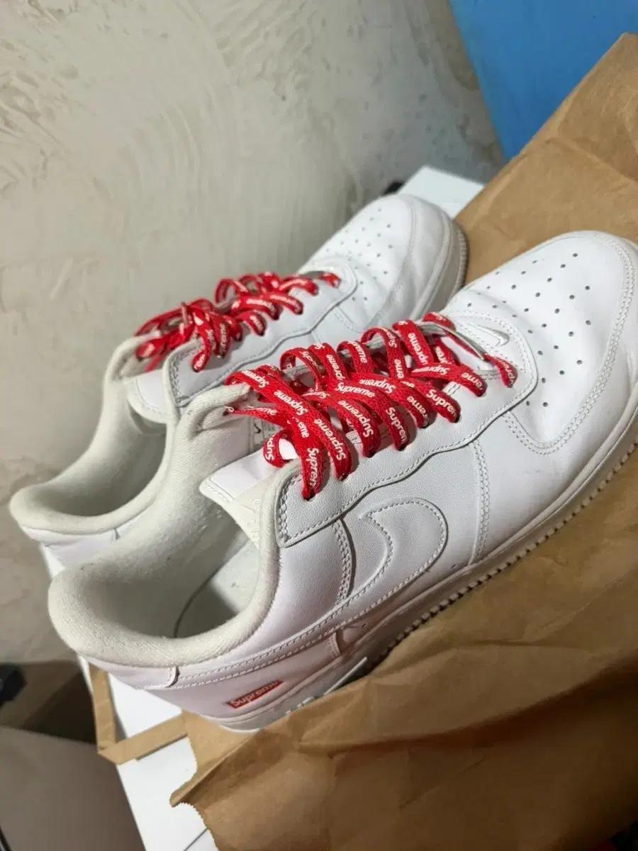 나이키 슈프림 에어포스1 로우 285