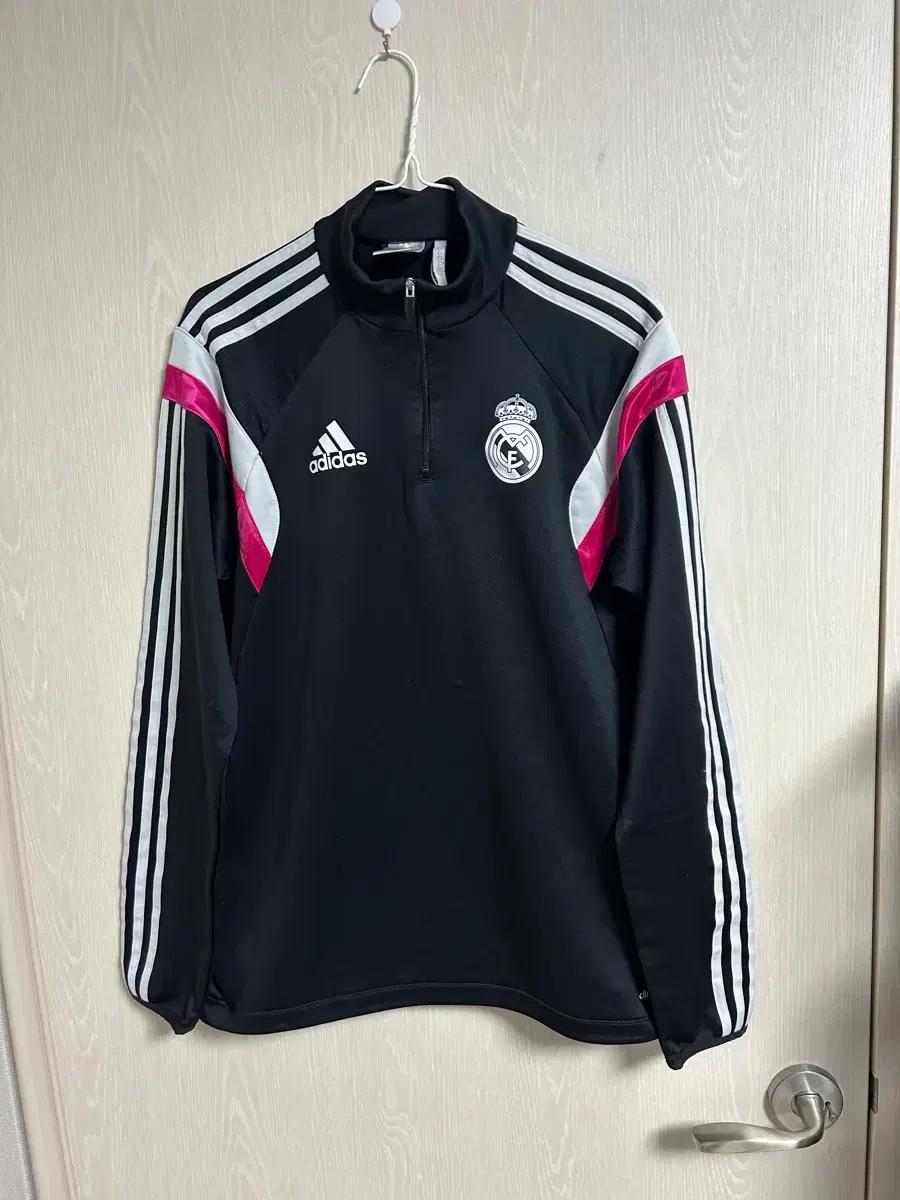 아디다스 레알마드리드 블랙 트레이닝 상의 95사이즈 팜