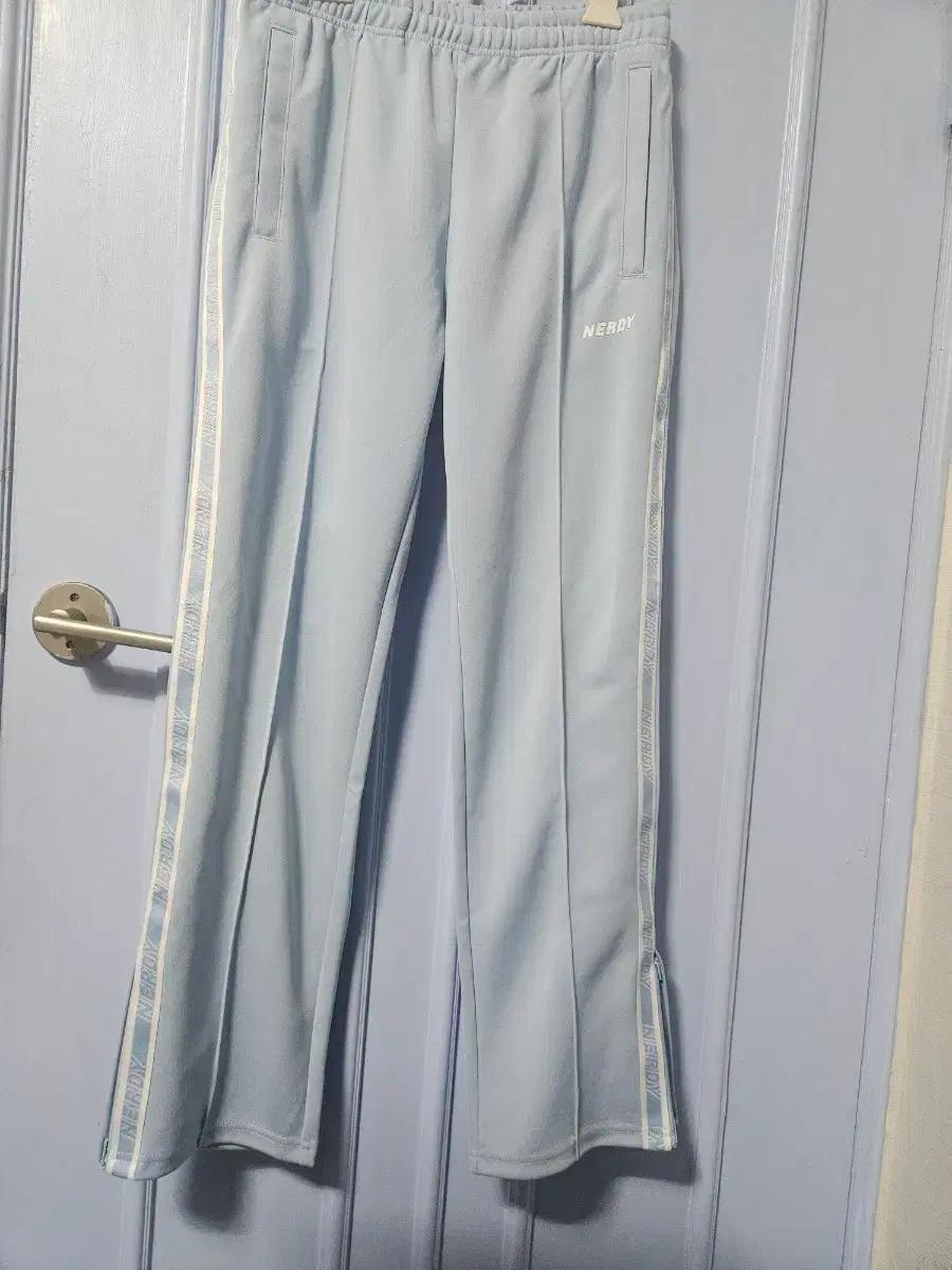 널디 NY 트랙 팬츠 하늘색