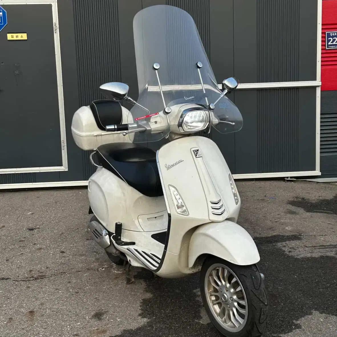 베스파 스프린트125 15년형 내/외 굿컨디션 풀옵션 차량 판매합니다