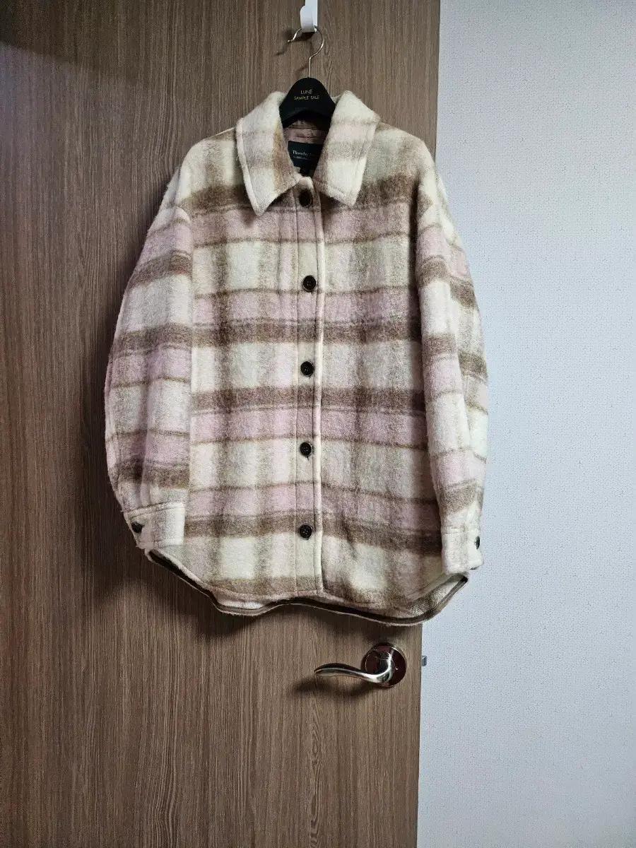 써스데이아일랜드 셔츠형 울 체크코트