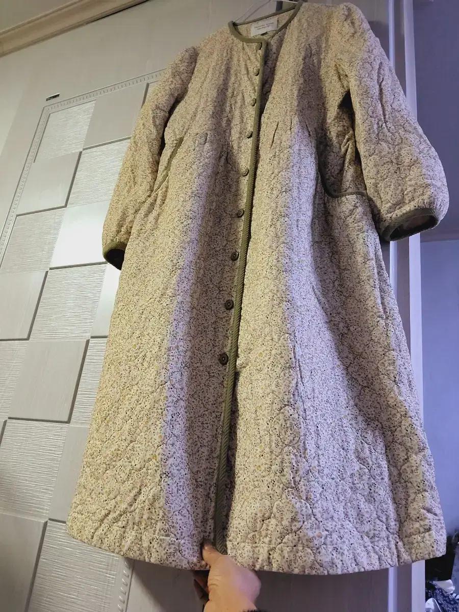 써스데이아일랜드 플라워 코듀로이 롱원피스 미착용