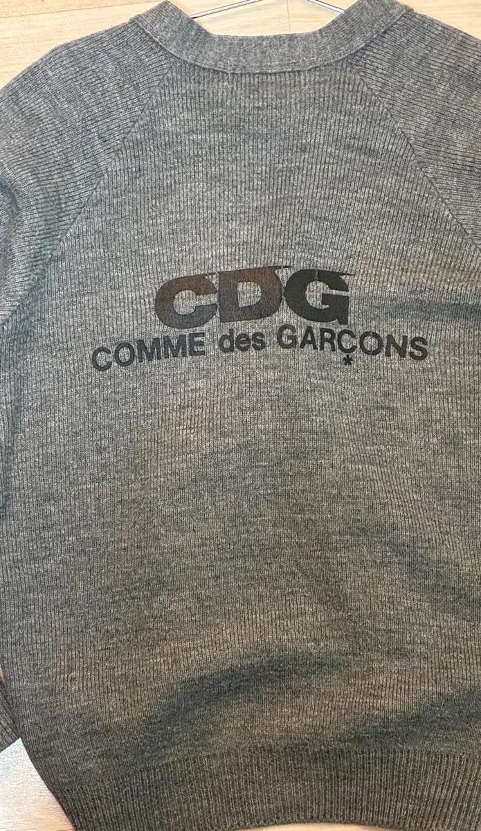 CDG 꼼데가르송 로고 프린트 가디건 그레이 M (남녀공용)