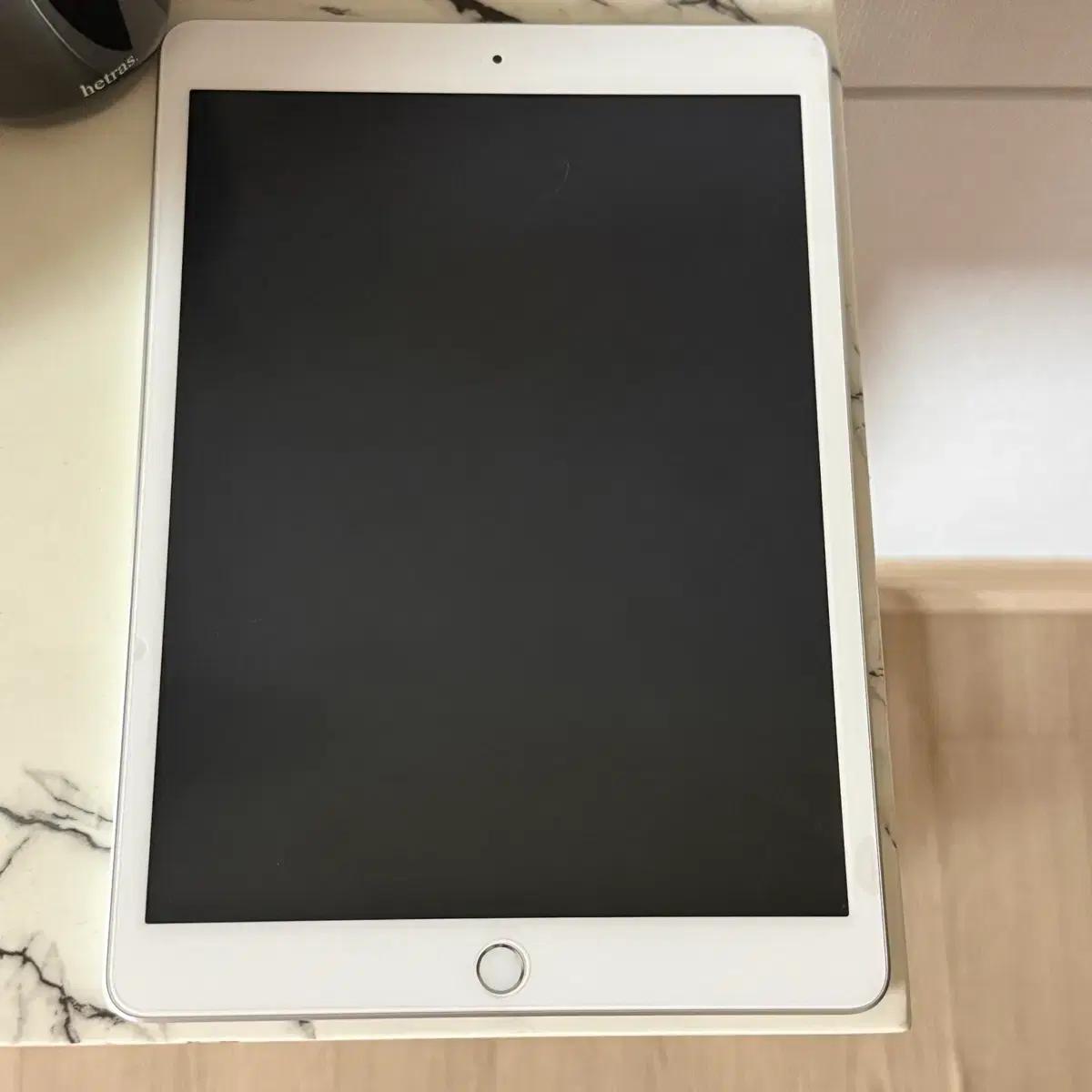 아이패드 실버 7세대+애플펜슬1세대 (상태 SS급)