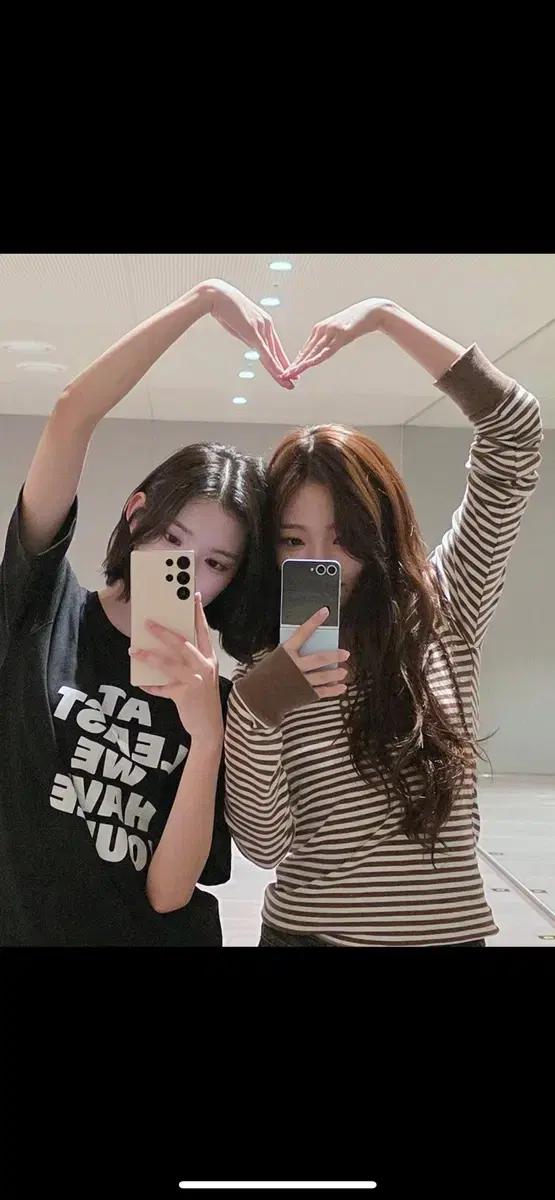 브랜디멜빌 하투하 멤버 착용 브라운 젤리탑